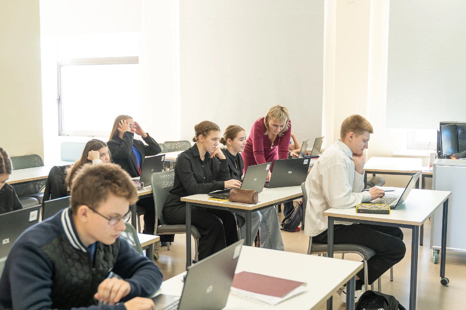 Доцент кафедры ИМОИМ провела цикл занятий для одаренных школьников